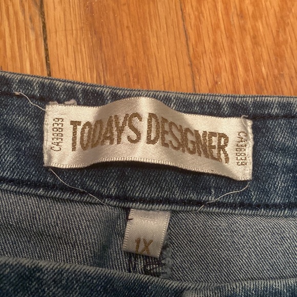 Women’s fashionable Todays Designer Jeans size 1X - Picture 5 of 7